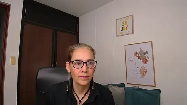 NanitaFun online show from 12/10/24, 12:05