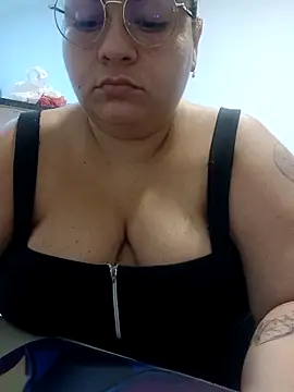 Snapshot of carola_hotwife chatting on 05/11/26, 11:38 carola hotwife online show from 05/11/26, 11:38