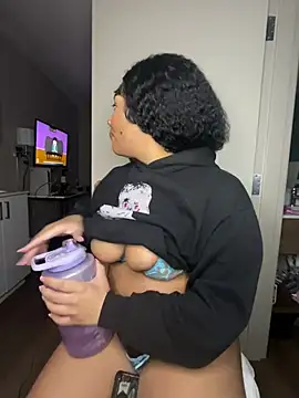 Snapshot of dvtbvby chatting on 02/18/25, 09:10 dvtbvby online show from 02/18/25, 09:10