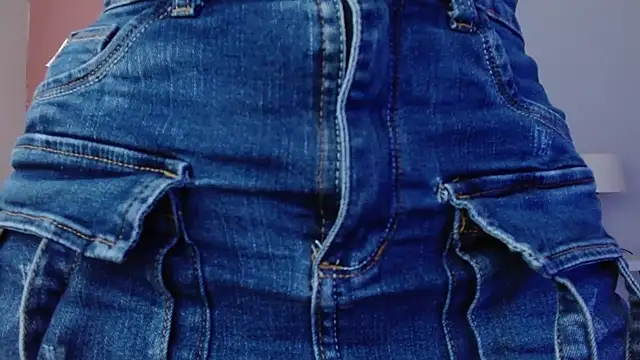 Ambar Roux  online show from 01/18/25, 01:40