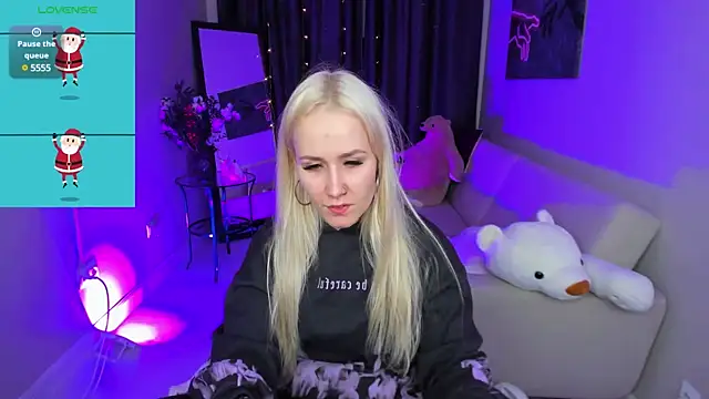 Snapshot of Bunny__of_love chatting on 01/19/25, 01:44 Bunny of love online show from 01/19/25, 01:44