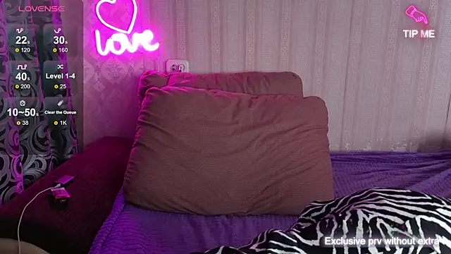 KellyCrystall online show from 09/22/25, 06:26