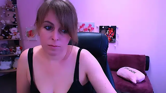 Hot Milady online show from 03/11/26, 08:20