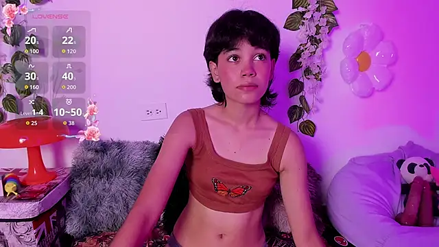 Snapshot of fernanda_indie chatting on 11/04/25, 10:09 fernanda indie online show from 11/04/25, 10:09