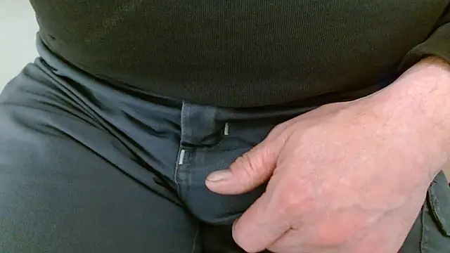 Snapshot of lovewalknaked chatting on 11/22/25, 02:38 lovewalknaked online show from 11/22/25, 02:38