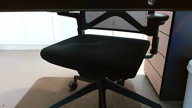 Snapshot of lovewalknaked chatting on 11/25/25, 02:39 lovewalknaked online show from 11/25/25, 02:39