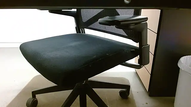 Snapshot of lovewalknaked chatting on 12/03/25, 04:38 lovewalknaked online show from 12/03/25, 04:38