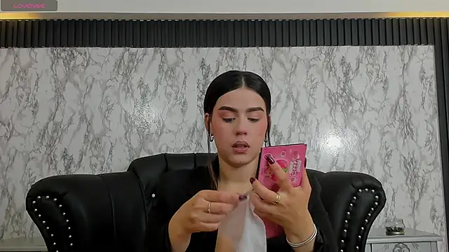 Snapshot of Miamontoya chatting on 01/18/25, 02:44 Miamontoya online show from 01/18/25, 02:44