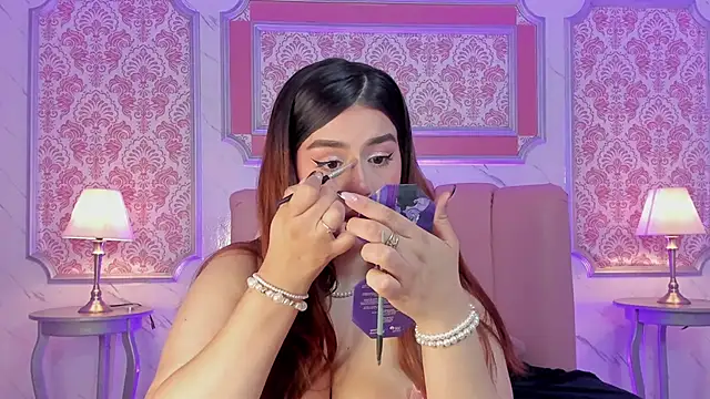 Snapshot of Miamontoya chatting on 03/01/25, 01:18 Miamontoya online show from 03/01/25, 01:18