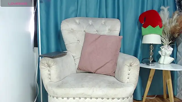 Snapshot of salome_Queenx chatting on 12/11/24, 12:44 salome Queenx online show from 12/11/24, 12:44