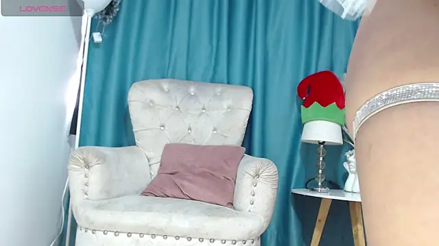 Snapshot of salome_Queenx chatting on 12/12/24, 12:44 salome Queenx online show from 12/12/24, 12:44