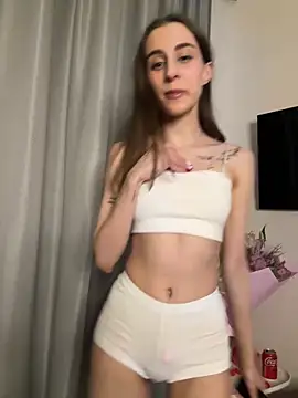 Snapshot of HellPeach chatting on 02/03/25, 06:39 HellPeach online show from 02/03/25, 06:39