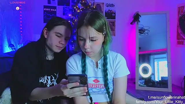 Snapshot of 812sunflowerinahat chatting on 01/03/25, 06:33 812sunflowerinahat online show from 01/03/25, 06:33