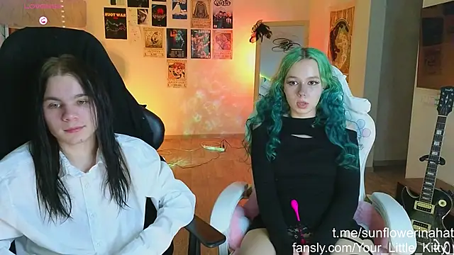 Snapshot of 812sunflowerinahat chatting on 02/23/25, 05:18 812sunflowerinahat online show from 02/23/25, 05:18