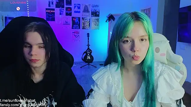 Snapshot of 812sunflowerinahat chatting on 03/21/25, 04:29 812sunflowerinahat online show from 03/21/25, 04:29