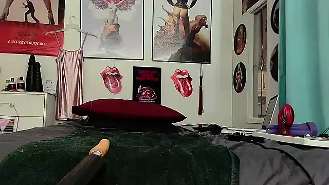 Snapshot of Alice_Love_69 chatting on 12/08/24, 02:07 Alice Love 69 online show from 12/08/24, 02:07