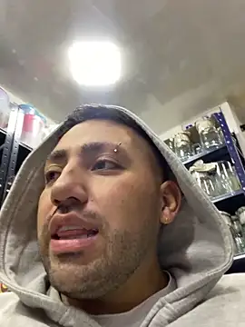 JuanZapata33 online show from 11/28/25, 10:01