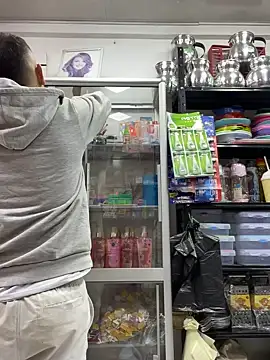 JuanZapata33 online show from 12/22/25, 08:06