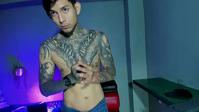 Snapshot of Travistanner_28 chatting on 09/25/25, 12:20 Travistanner 28 online show from 09/25/25, 12:20