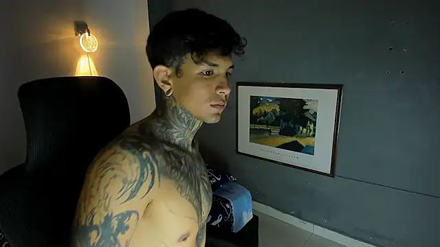 Travistanner 28 online show from 12/23/25, 04:43