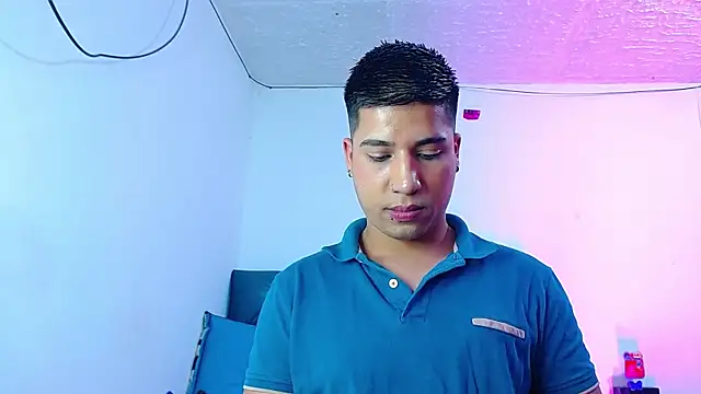 Snapshot of Randy_horny chatting on 02/20/25, 12:19 Randy horny online show from 02/20/25, 12:19