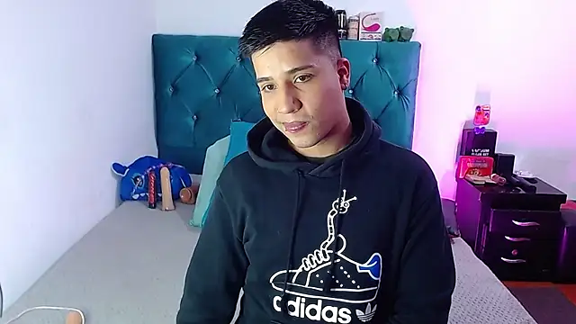 Snapshot of Randy_horny chatting on 02/20/25, 06:28 Randy horny online show from 02/20/25, 06:28