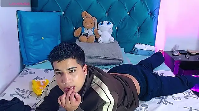 Snapshot of Randy_horny chatting on 03/05/25, 01:42 Randy horny online show from 03/05/25, 01:42