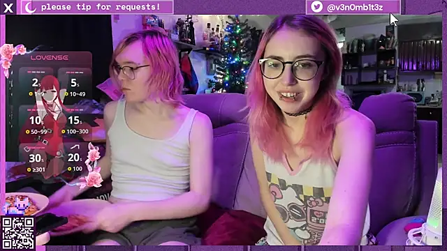 Snapshot of v3n0mb1t3z chatting on 12/20/25, 10:50 v3n0mb1t3z online show from 12/20/25, 10:50