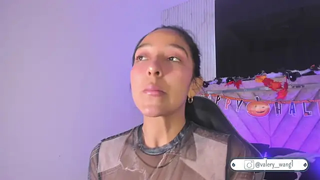 Valery wang online show from 10/24/25, 11:50