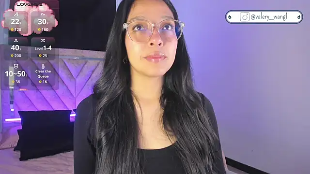 Valery wang online show from 11/11/25, 11:54