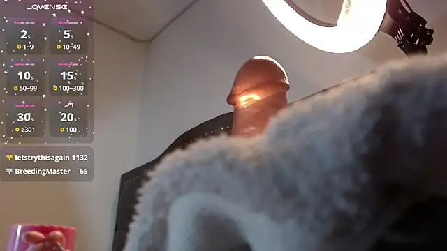 Snapshot of pamela_ chatting on 12/22/24, 06:17 pamela  online show from 12/22/24, 06:17