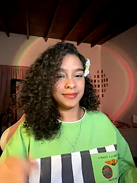 Snapshot of Arteatenea__ chatting on 11/27/25, 06:26 Arteatenea online show from 11/27/25, 06:26