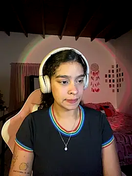 Snapshot of Arteatenea__ chatting on 12/16/25, 05:01 Arteatenea online show from 12/16/25, 05:01