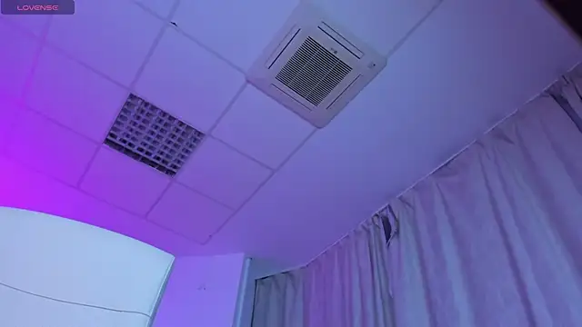 Snapshot of SinCityLiz chatting on 11/18/25, 10:47 SinCityLiz online show from 11/18/25, 10:47