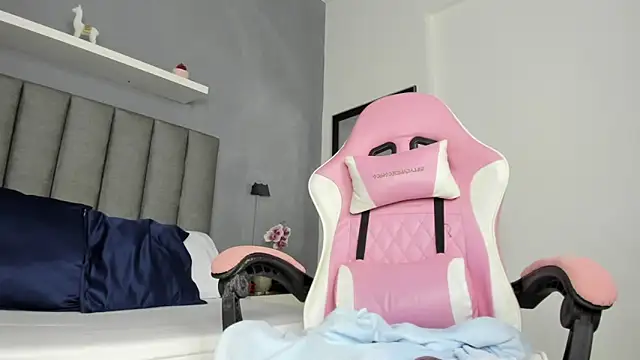 angelica dymond online show from 01/20/25, 10:15