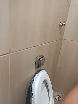 Snapshot of 1995eduardo chatting on 01/31/25, 03:33 1995eduardo online show from 01/31/25, 03:33