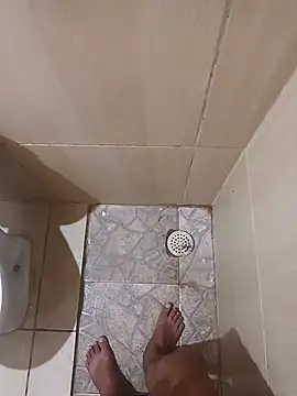 Snapshot of 1995eduardo chatting on 02/16/25, 06:43 1995eduardo online show from 02/16/25, 06:43