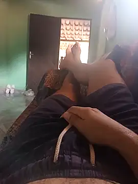 Snapshot of 1995eduardo chatting on 03/05/25, 05:18 1995eduardo online show from 03/05/25, 05:18