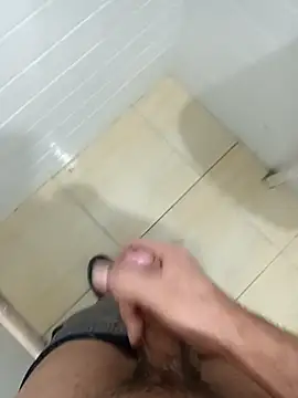 Snapshot of 1995eduardo chatting on 09/09/25, 03:33 1995eduardo online show from 09/09/25, 03:33