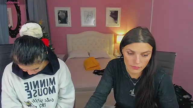 Snapshot of EricaAndPenelopa chatting on 01/04/25, 05:16 EricaAndPenelopa online show from 01/04/25, 05:16