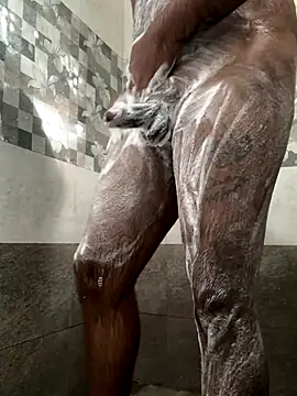 Snapshot of DragonLover_93 chatting on 11/18/25, 03:01 DragonLover 93 online show from 11/18/25, 03:01