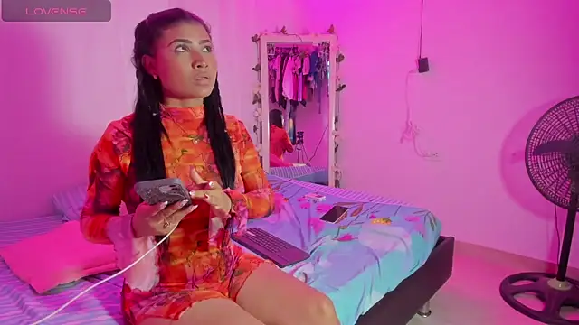 Snapshot of catalina_and_roger chatting on 02/03/25, 08:57 catalina and roger online show from 02/03/25, 08:57