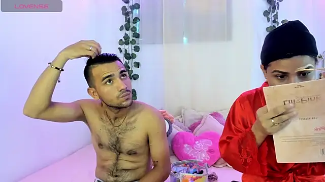 Snapshot of catalina_and_roger chatting on 10/05/25, 02:59 catalina and roger online show from 10/05/25, 02:59