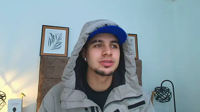 Amadeo Wild online show from 02/12/25, 03:49