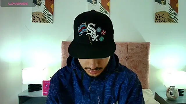 Amadeo Wild online show from 04/05/26, 02:47