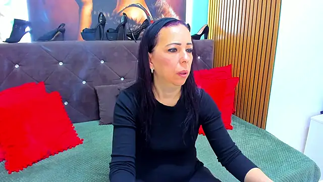 LauraSin online show from 04/15/26, 03:24