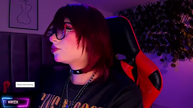 Snapshot of Kitty_Gang chatting on 10/24/25, 01:46 Kitty Gang online show from 10/24/25, 01:46