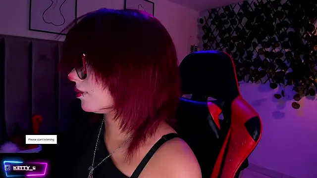 Snapshot of Kitty_Gang chatting on 10/25/25, 02:08 Kitty Gang online show from 10/25/25, 02:08