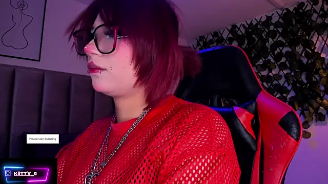 Snapshot of Kitty_Gang chatting on 10/30/25, 02:46 Kitty Gang online show from 10/30/25, 02:46