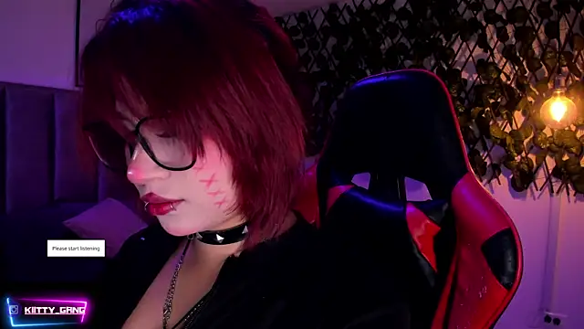 Snapshot of Kitty_Gang chatting on 11/12/25, 02:12 Kitty Gang online show from 11/12/25, 02:12
